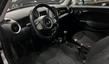 
									MINI COOPER 1.6I complet								